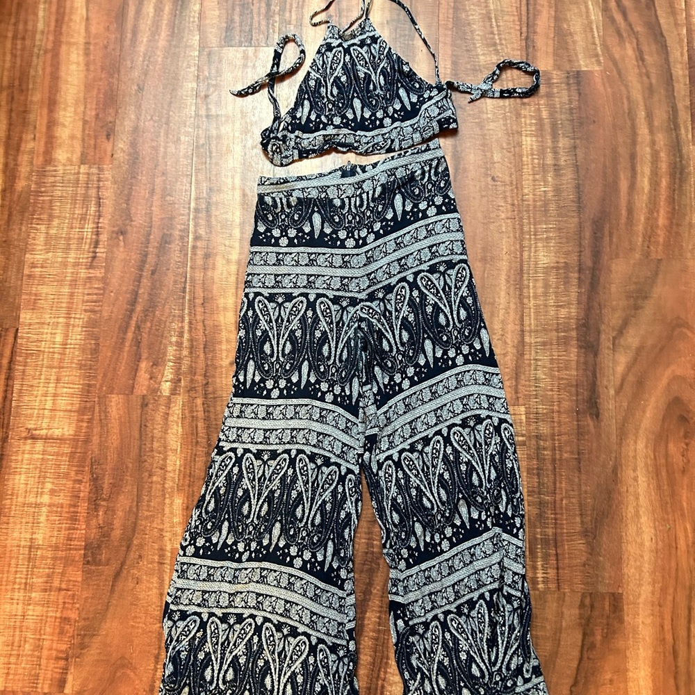 Windsor Blue/White Halter Set with Wide-Leg Boho Style Bought in Hawaii